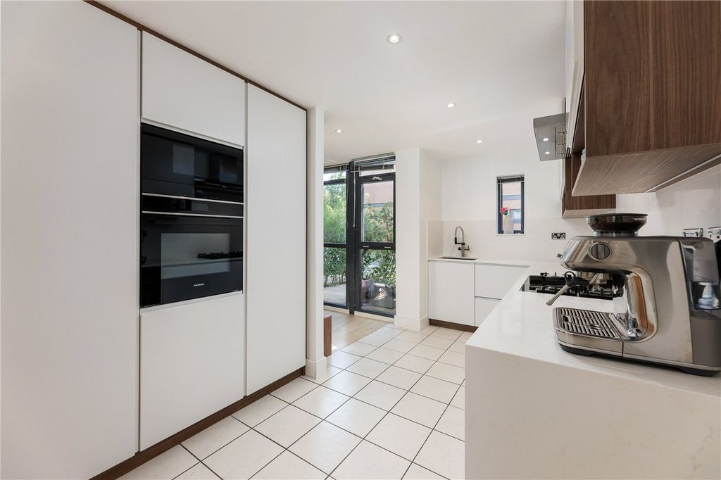 Property photo 3 of 13 Picture No. 07