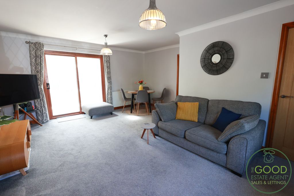 Property photo 3 of 23