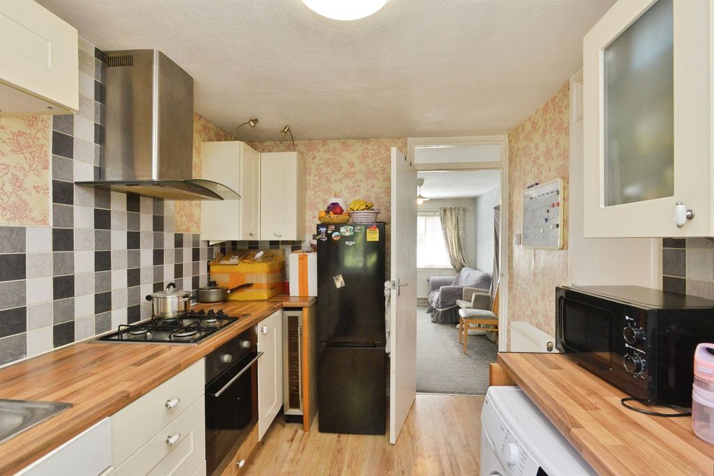 Property photo 3 of 16