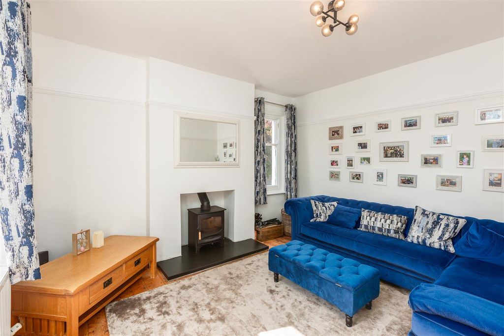 Property photo 2 of 50