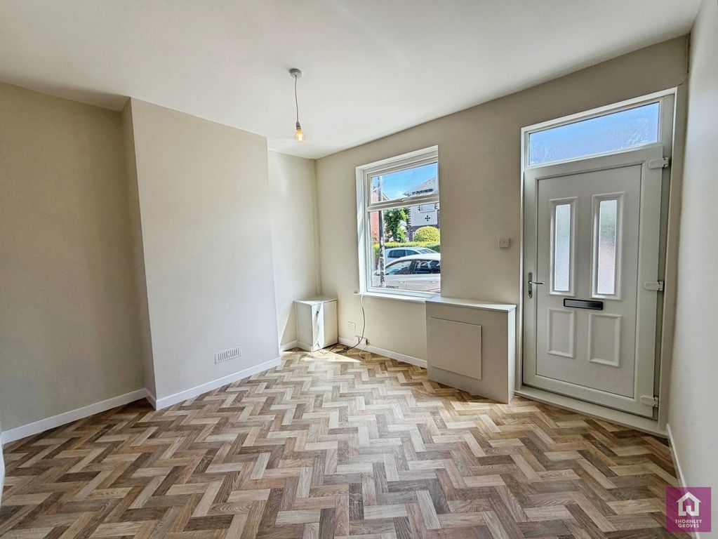 Property photo 2 of 12 Pbox-Img.Jpg