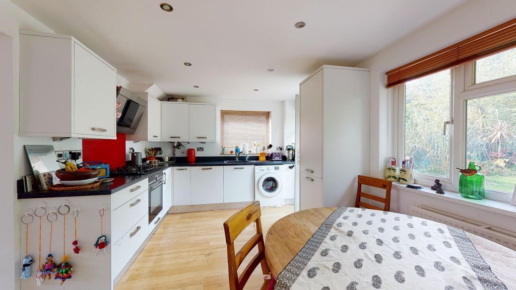 Property photo 3 of 10 Picture 3