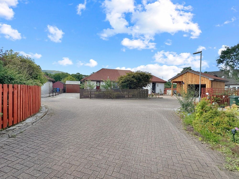 Property photo 2 of 35