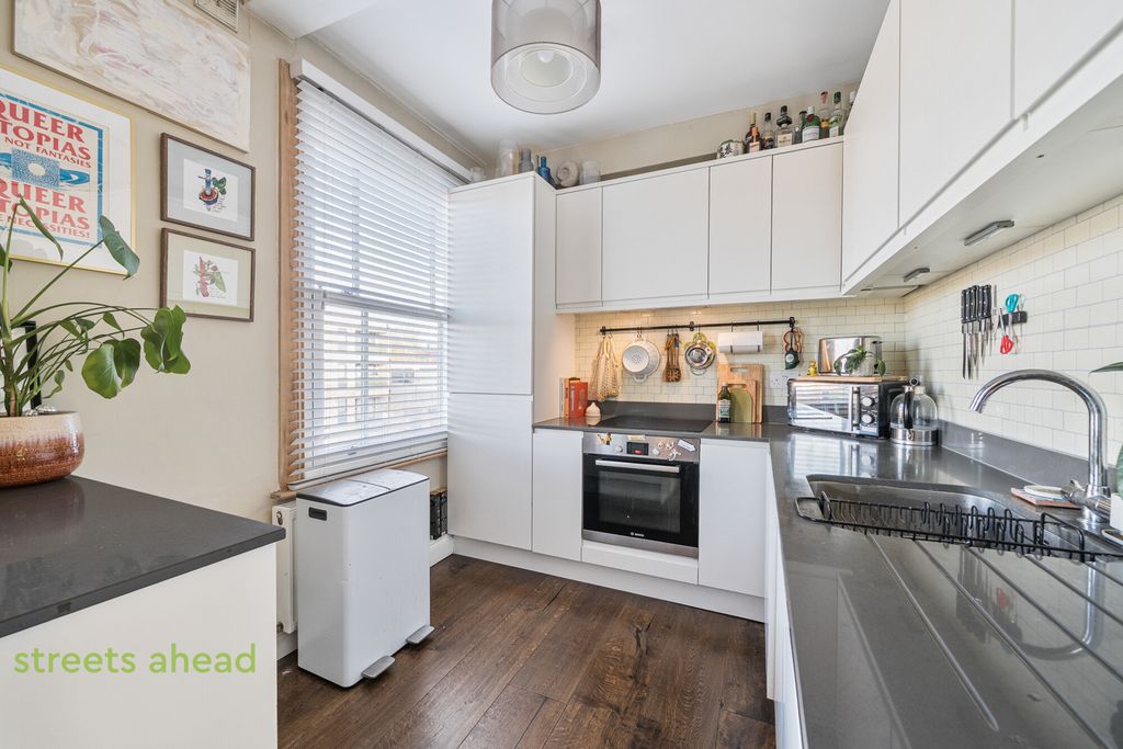 Property photo 3 of 12 740888Bf-836B-446...