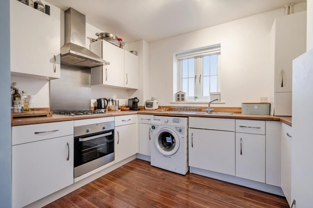 Property photo 3 of 18 Kitchen