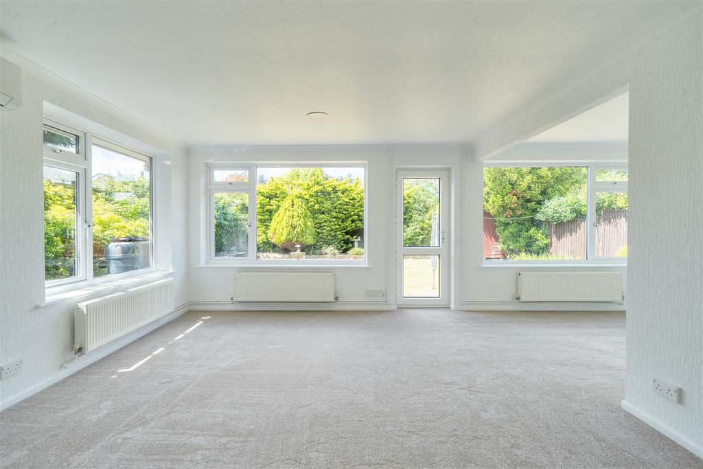 Property photo 2 of 12 1472639-10-6A26c32De7Ea3.Jpg