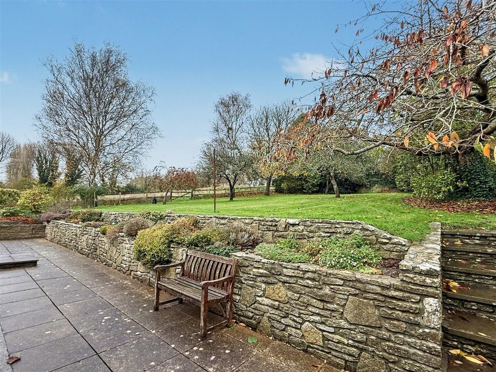 Property photo 2 of 20 Garden