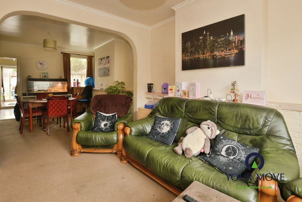 Property photo 2 of 16 Pbox-Img.Jpg