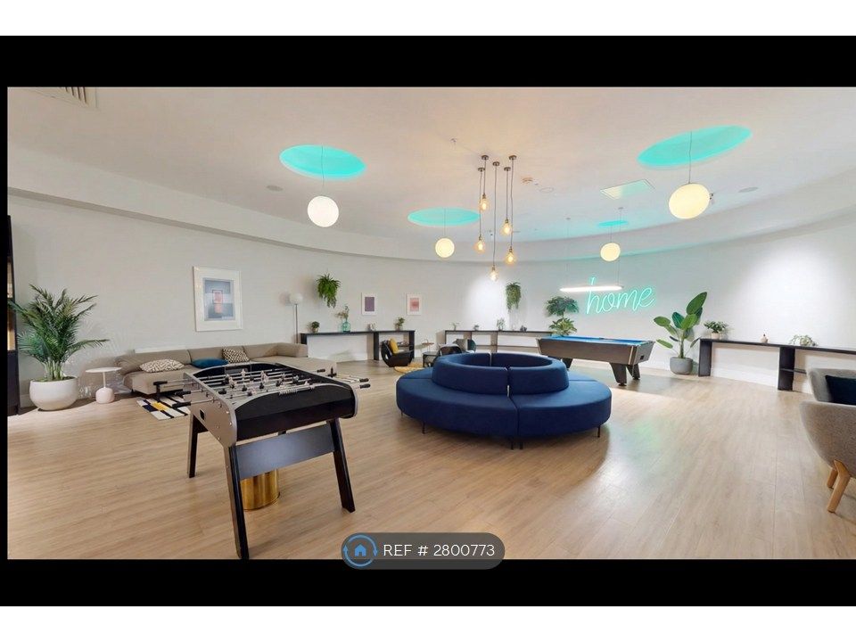 Property photo 3 of 11 Lounge