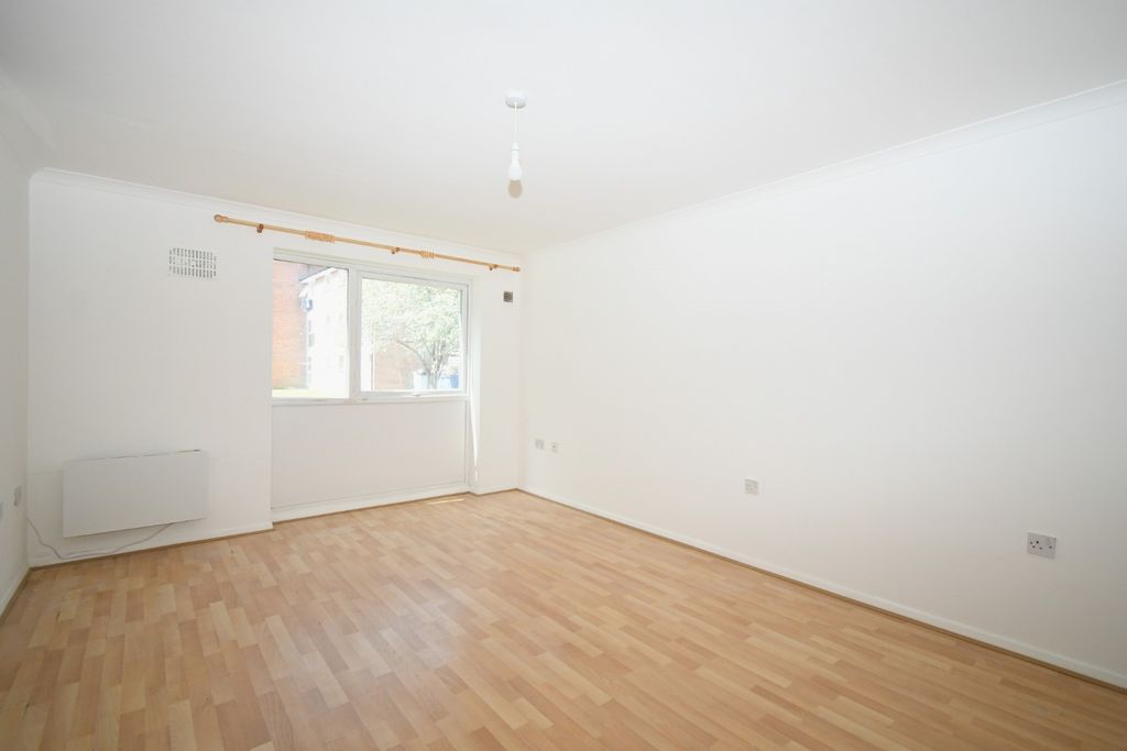 Property photo 2 of 10 4769612