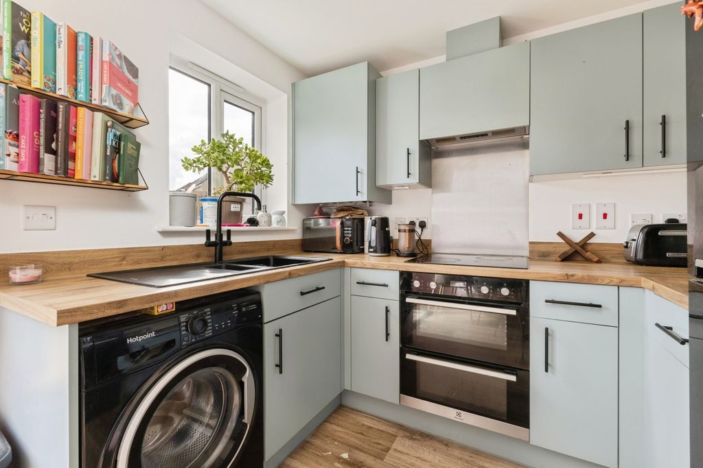 Property photo 3 of 16 Pbox-Img.Jpg