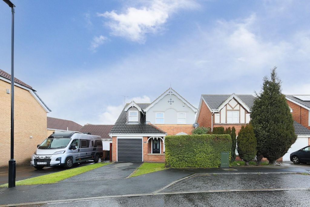 Property photo 1 of 17 External