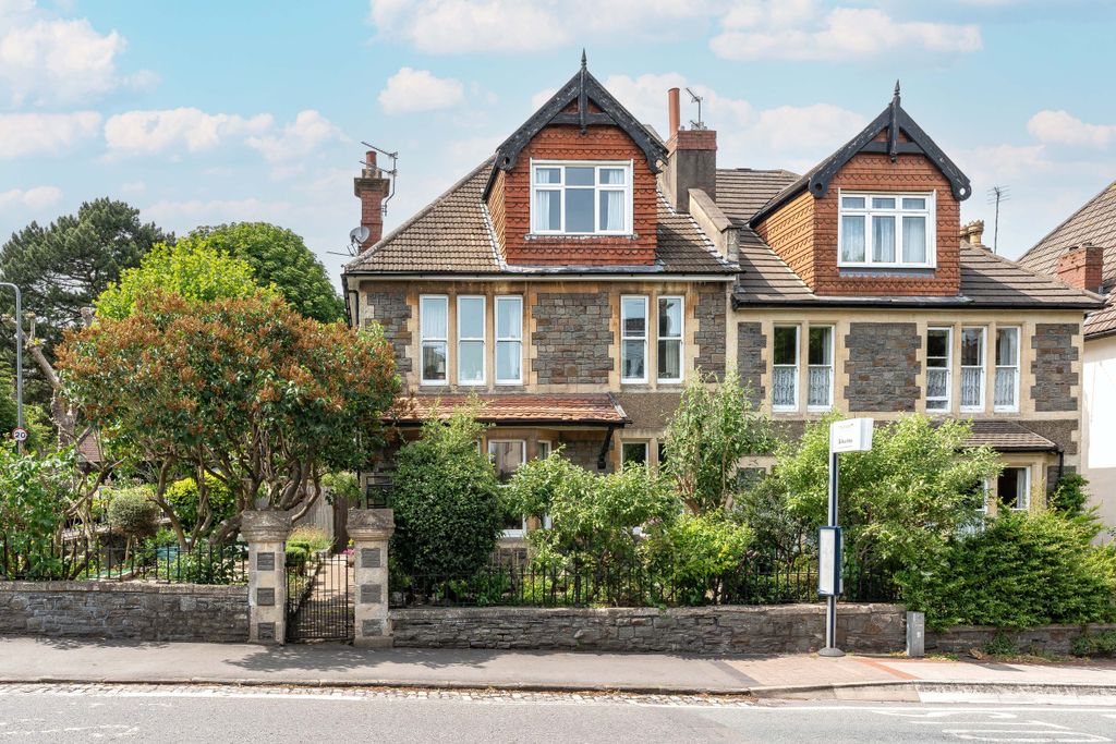 Property photo 2 of 9 Photo 19