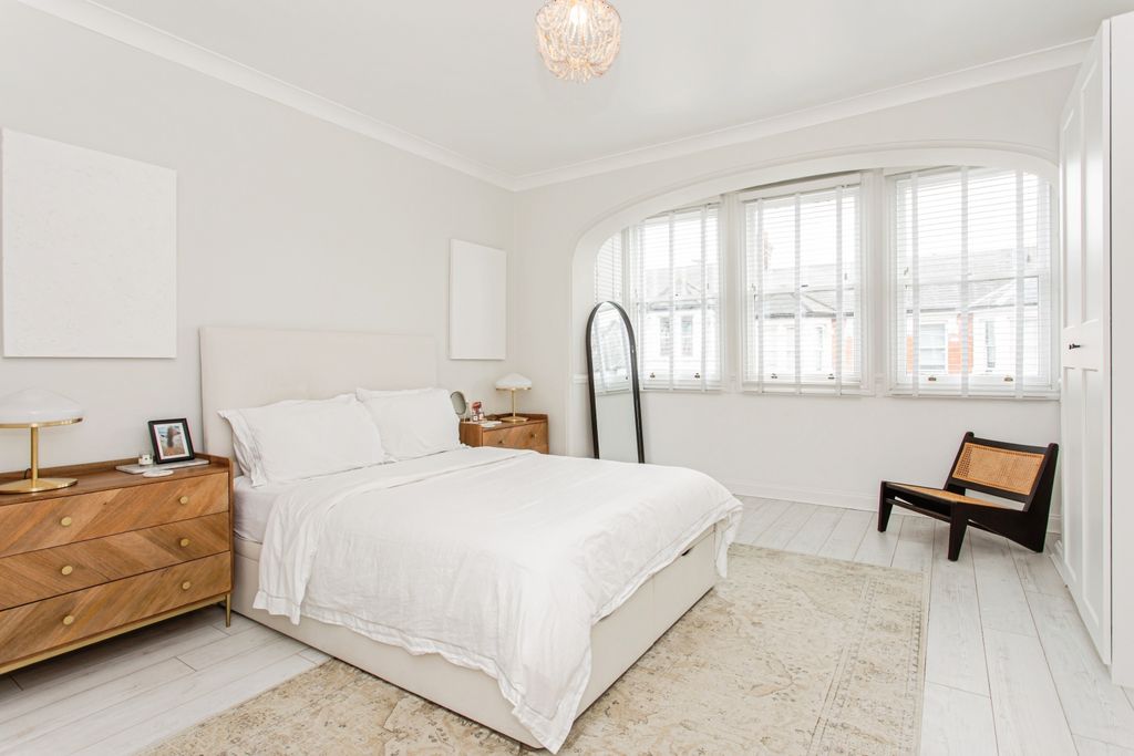 Property photo 2 of 16 Master Bedroom