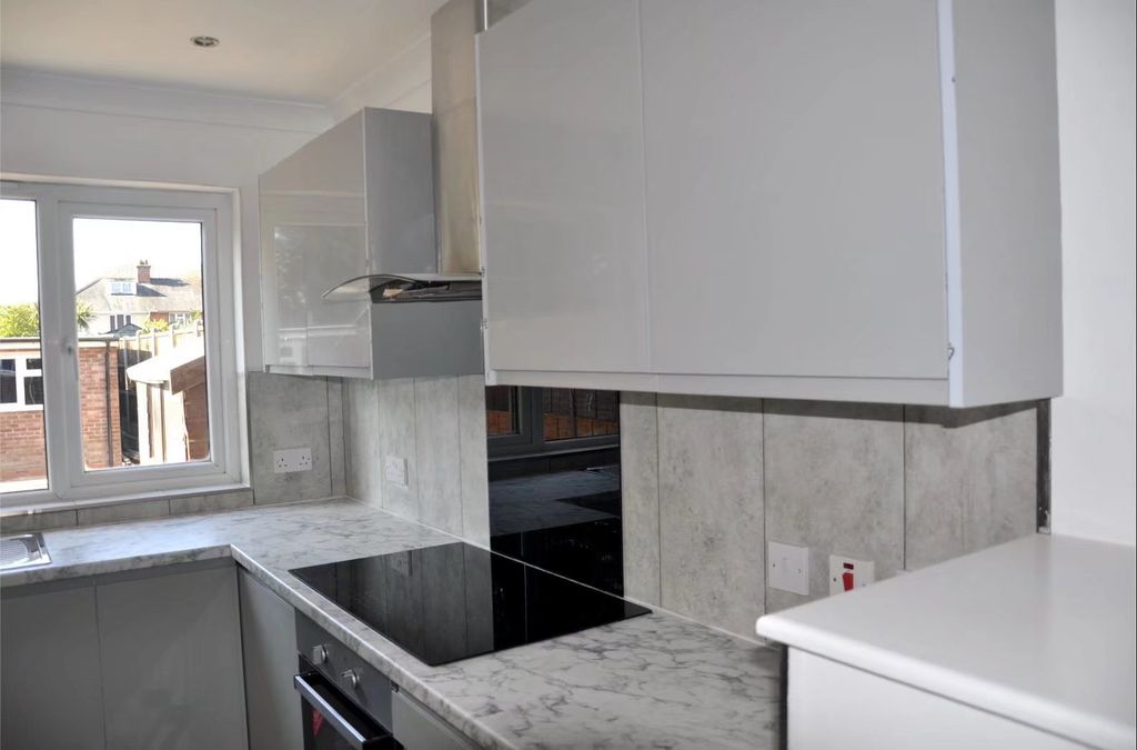 Property photo 1 of 3