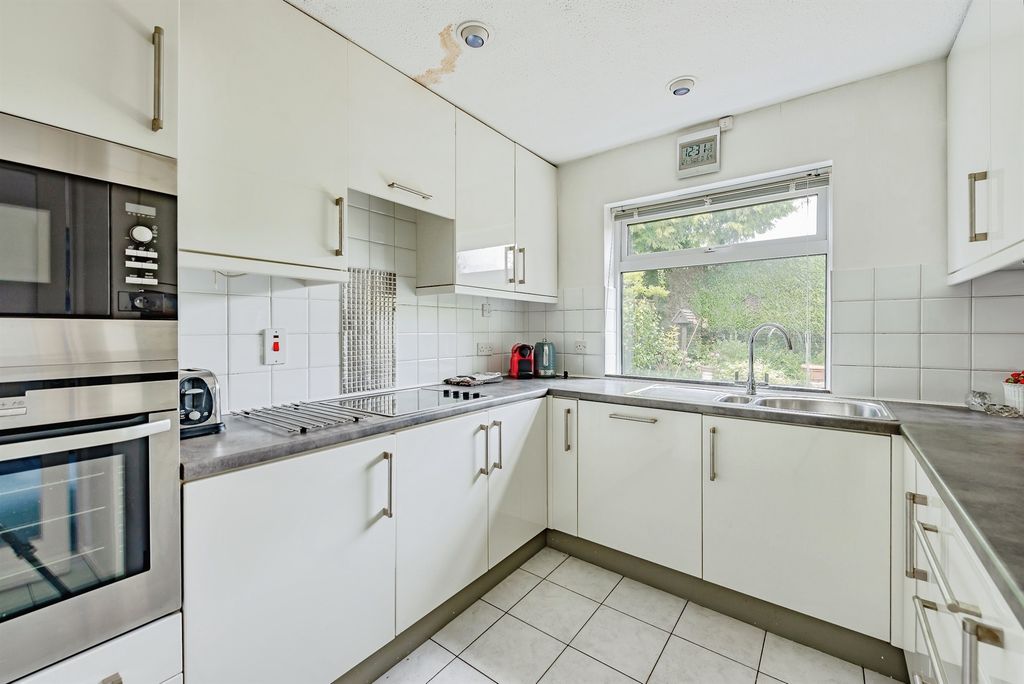 Property photo 1 of 21