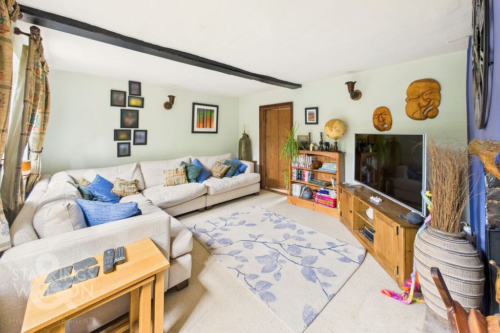 Property photo 2 of 35