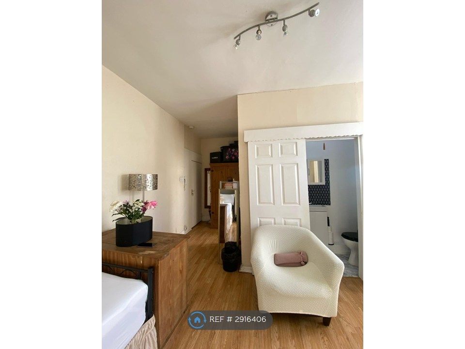 Property photo 3 of 26