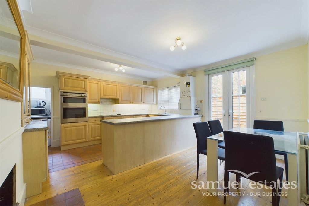 Property photo 2 of 12 Kitchen / Dining Room
