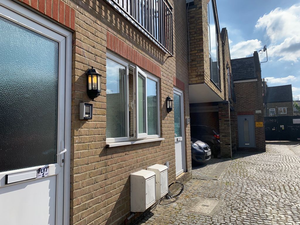 Property photo 2 of 6