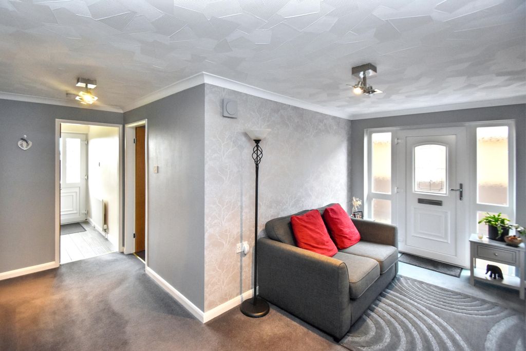 Property photo 3 of 27 Hallway