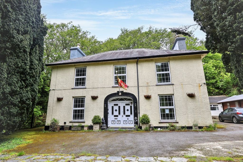 Property photo 1 of 48