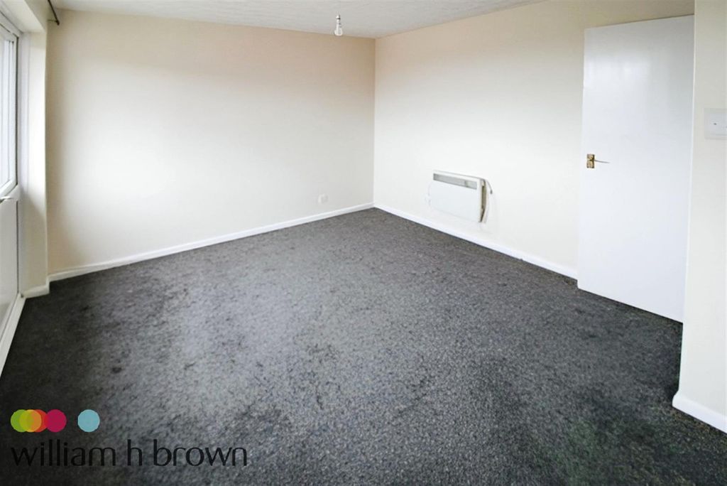 Property photo 2 of 8 Image