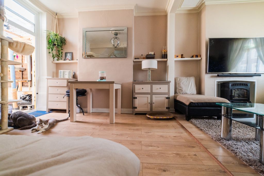 Property photo 3 of 22 Call 02920 454555 To Secure Your Viewing_18