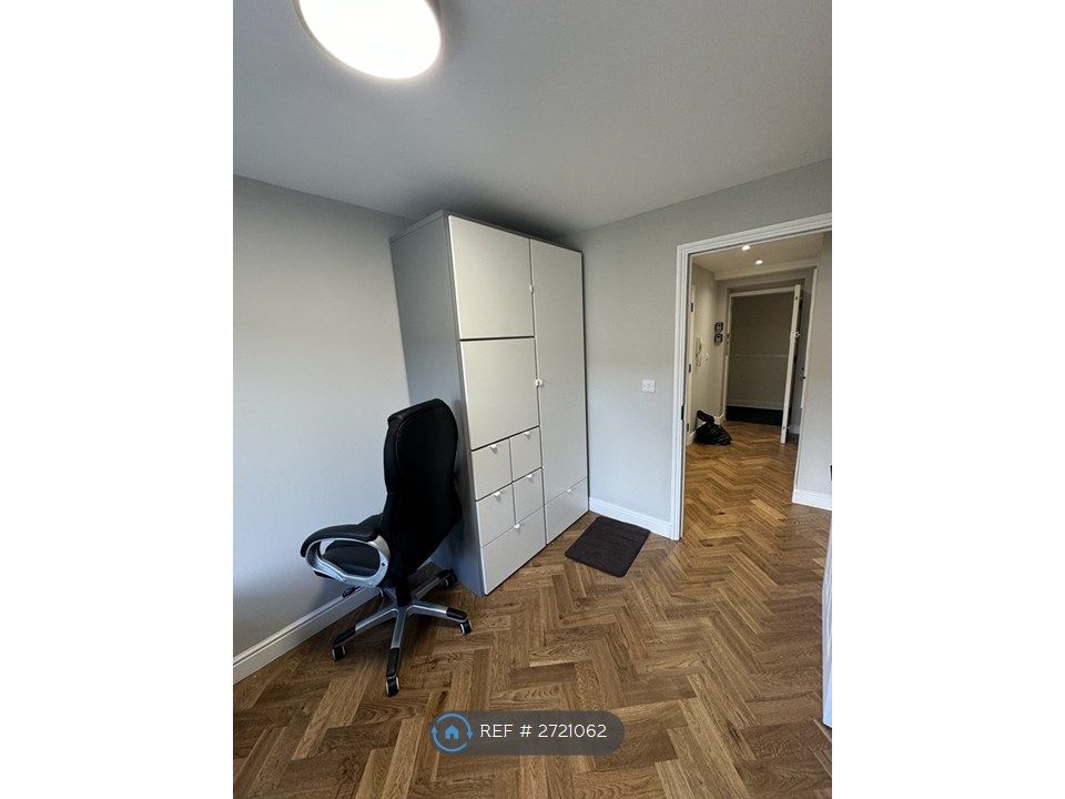 Property photo 2 of 10 Guest Bedroom