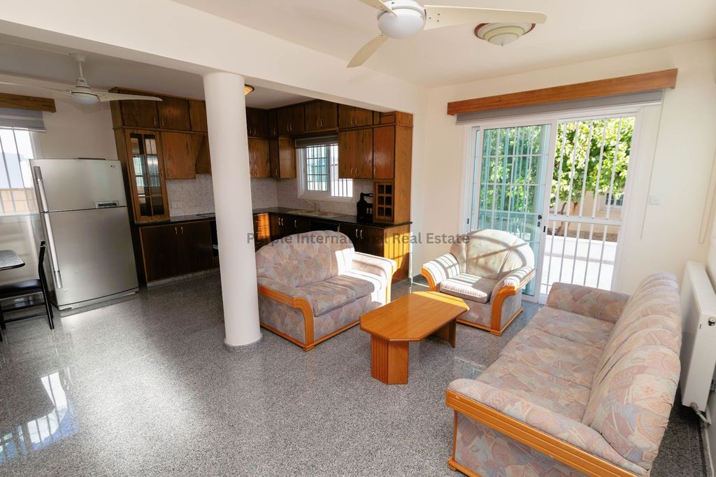 Property photo 2 of 35