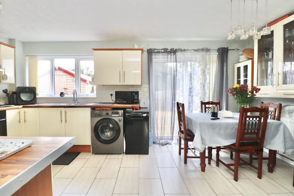 Property photo 2 of 15 Kitchen