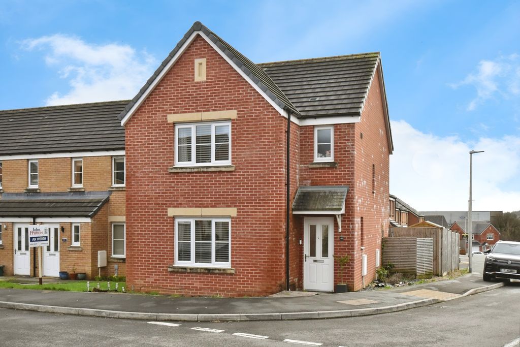 Property photo 1 of 17 Pbox-Img.Jpg