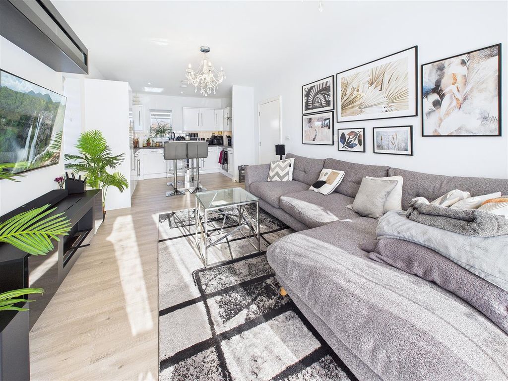 Property photo 2 of 13