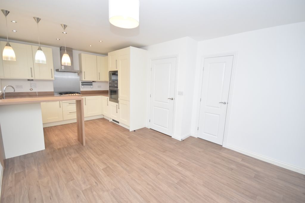 Property photo 3 of 20 Kitchen/Diner