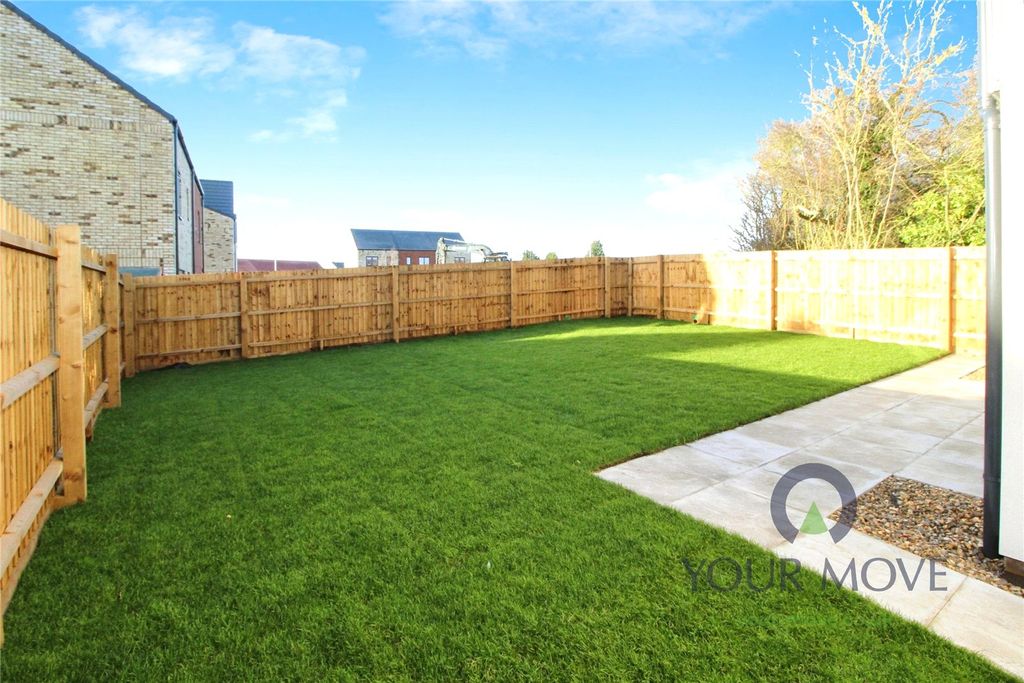 Property photo 3 of 34 Garden