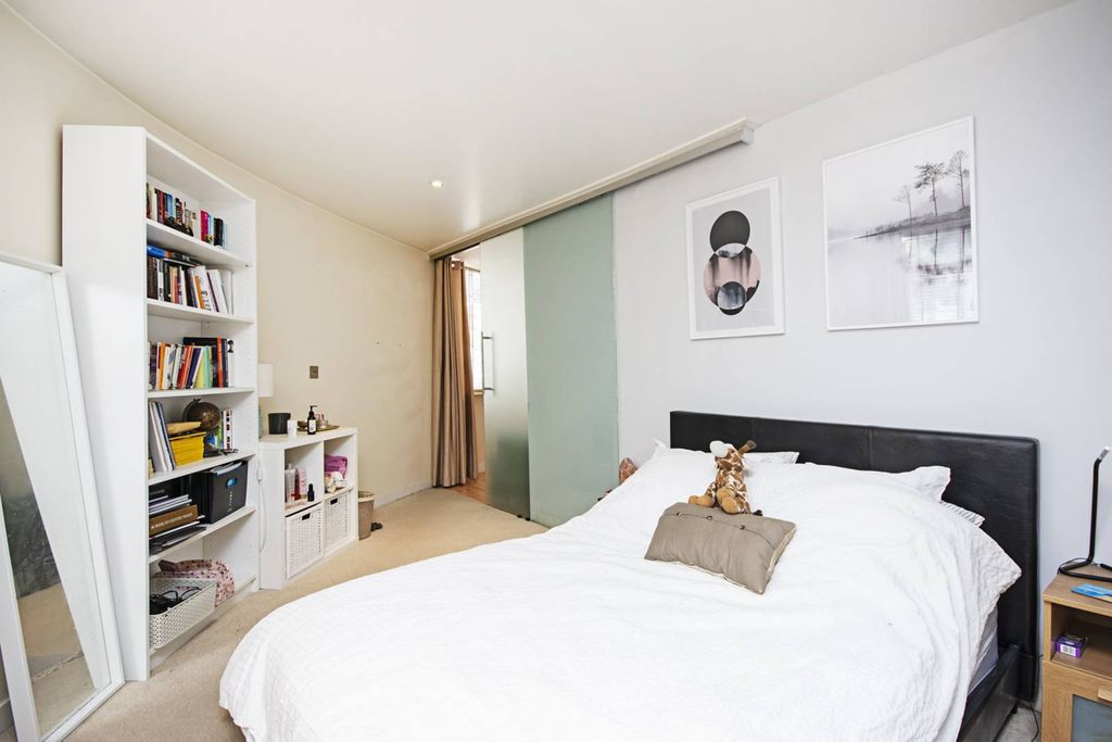 Property photo 3 of 6