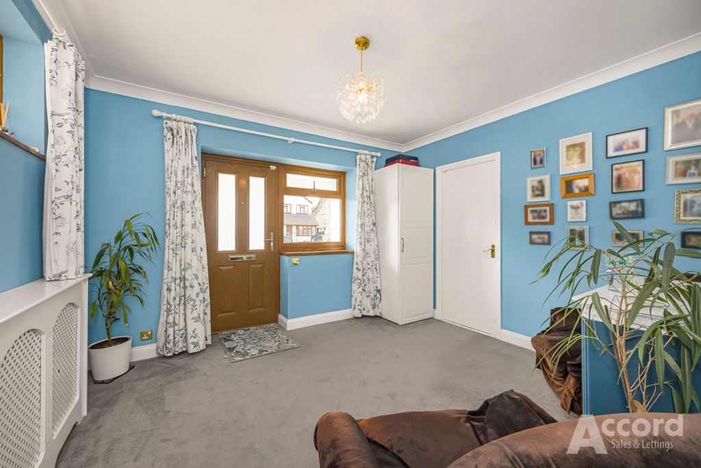 Property photo 2 of 32