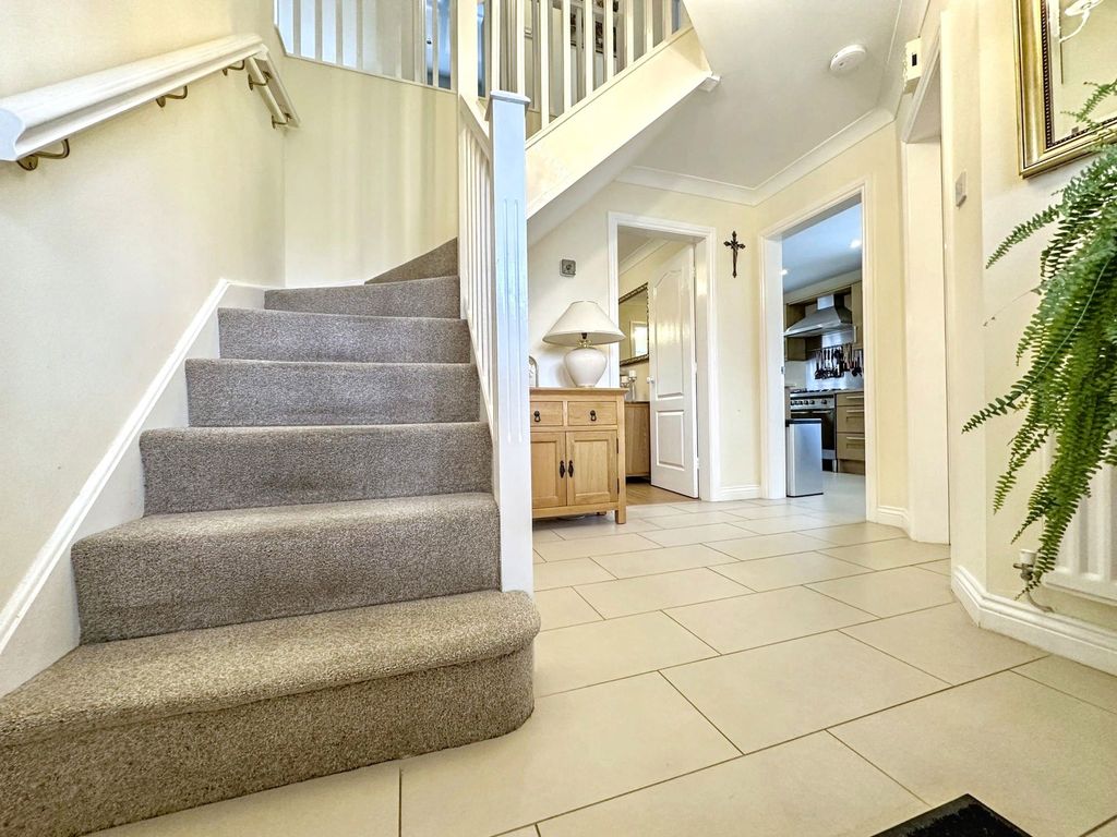 Property photo 3 of 24