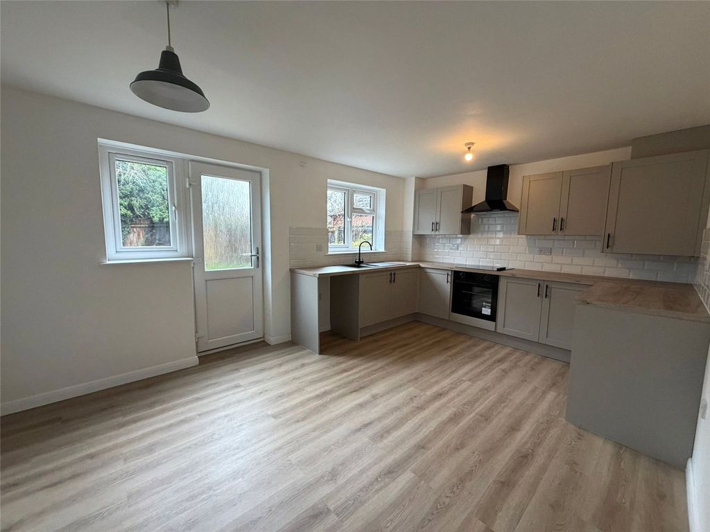 Property photo 3 of 10 Picture No. 16