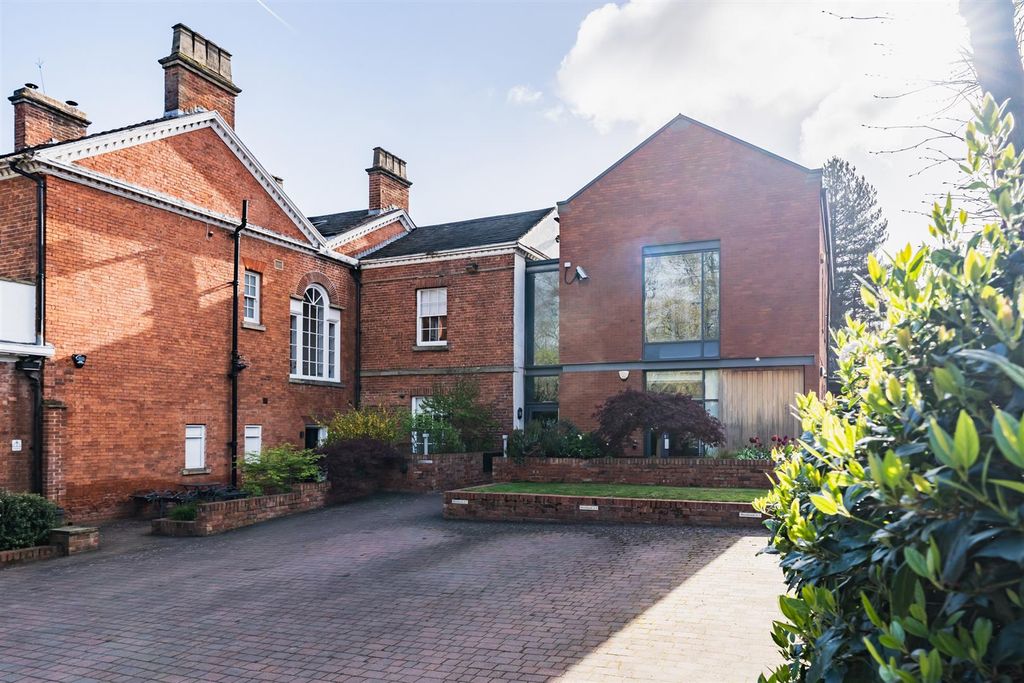 Property photo 2 of 31 Exterior And Gardens