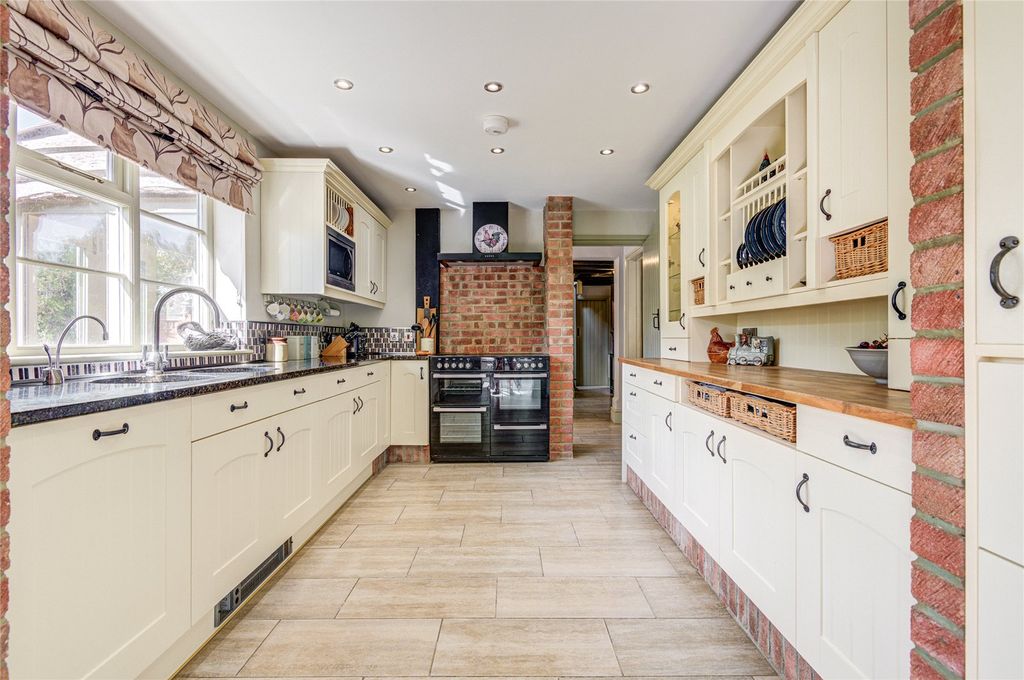 Property photo 2 of 55 Kitchen