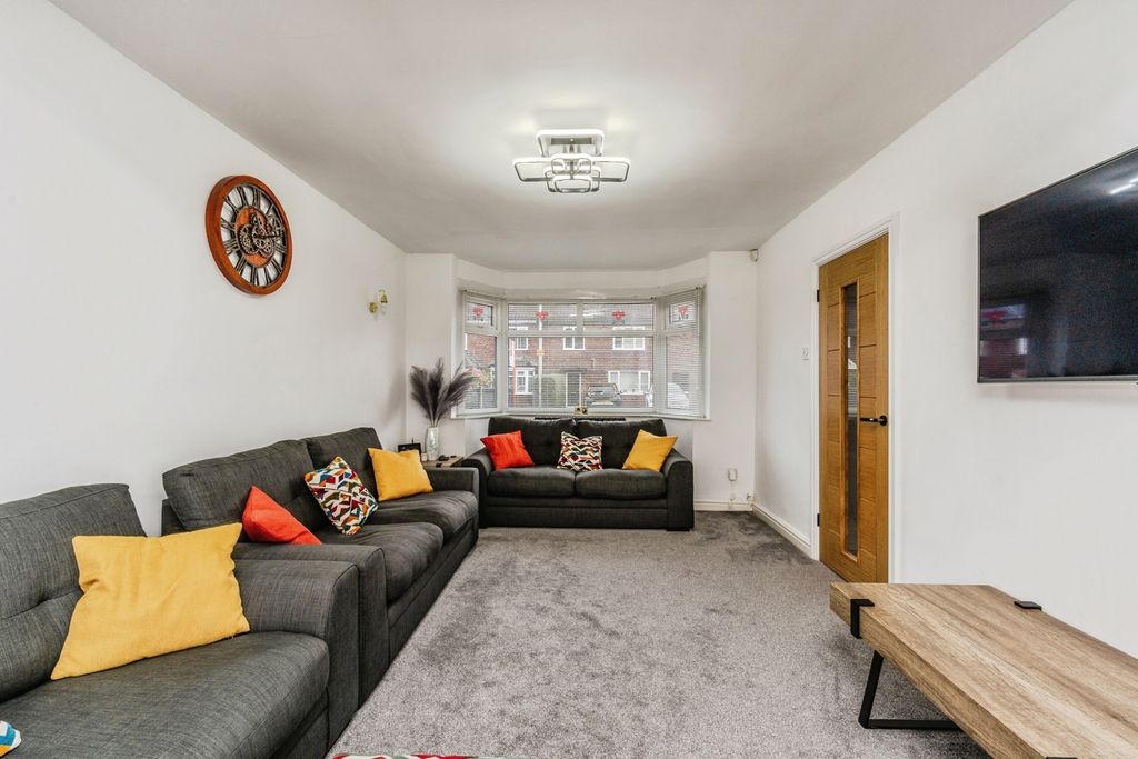 Property photo 2 of 17 Photo