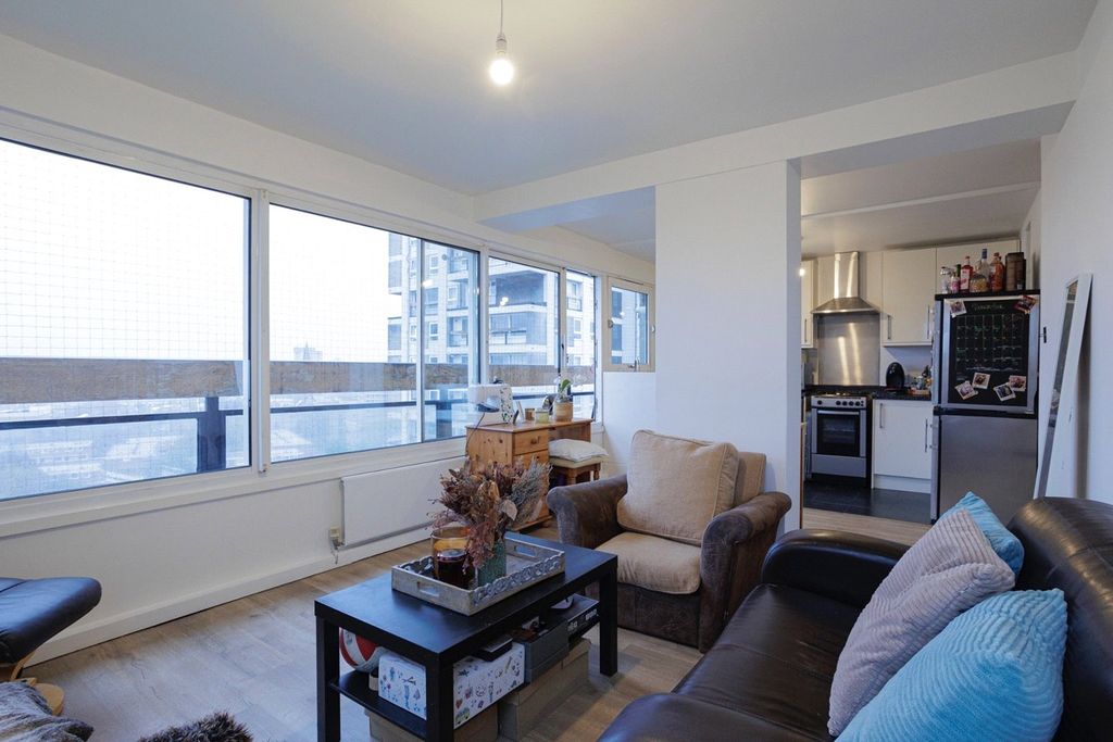 Property photo 2 of 17 Picture No. 04