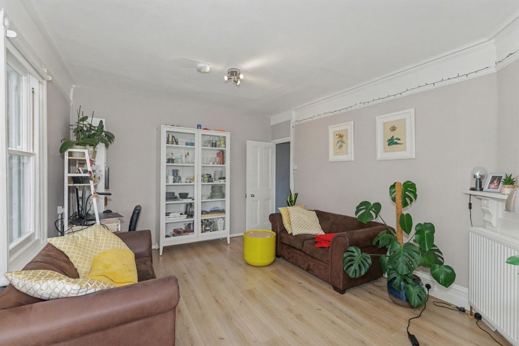 Property photo 3 of 25