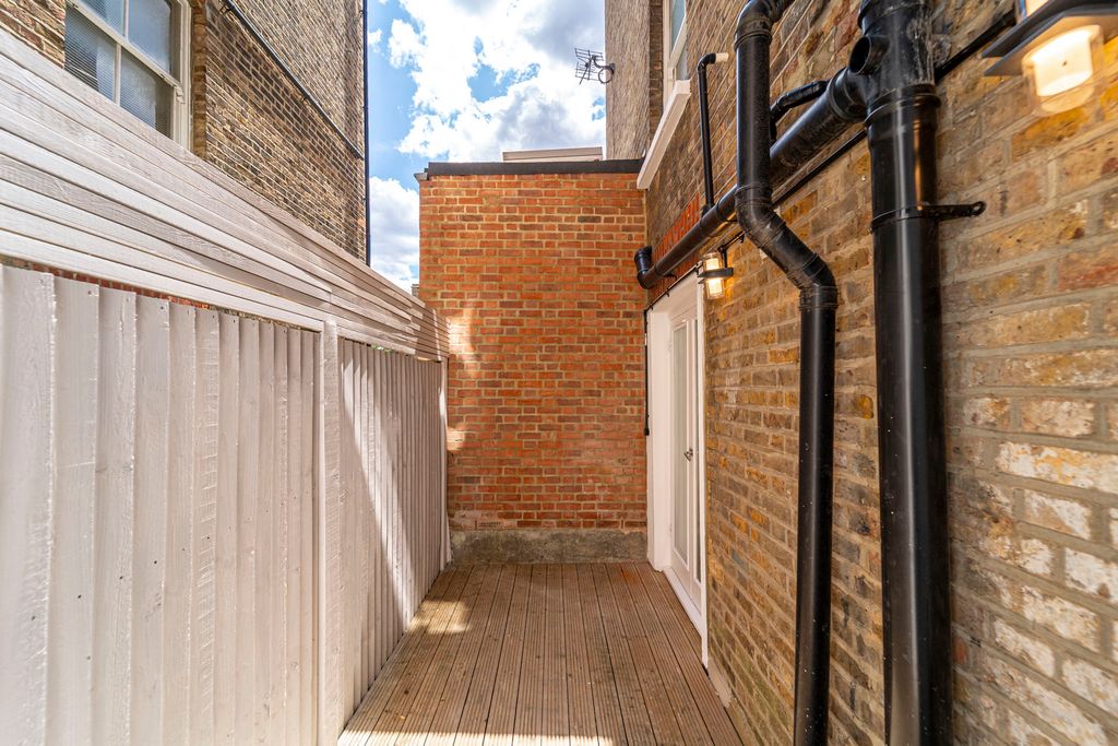 Property photo 2 of 9 Ndb06157