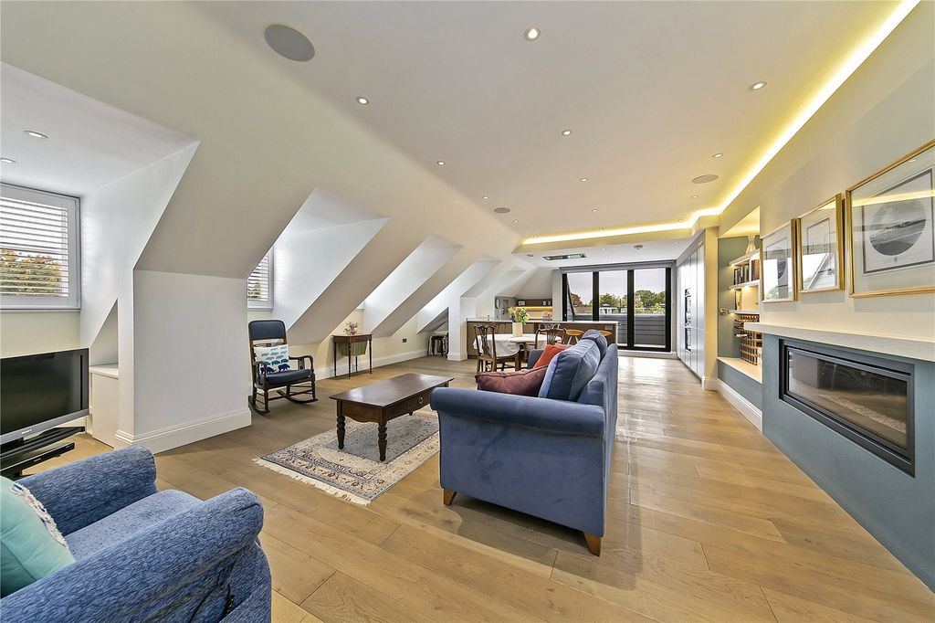 Property photo 2 of 21 Picture No. 02