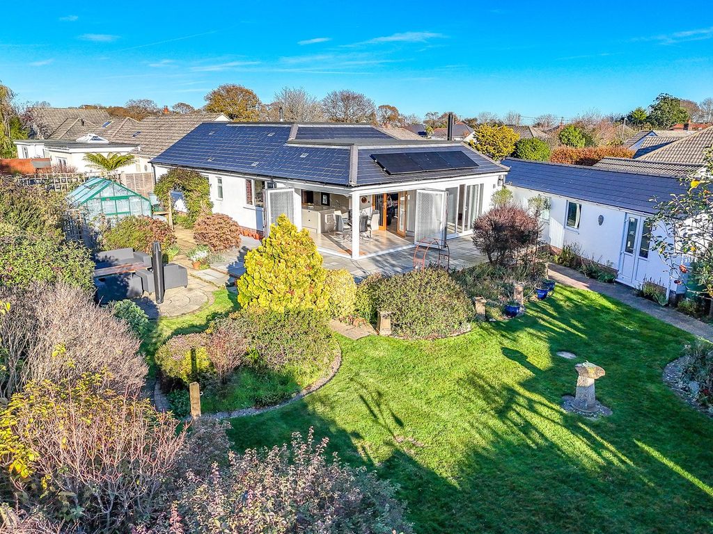 Property photo 2 of 20