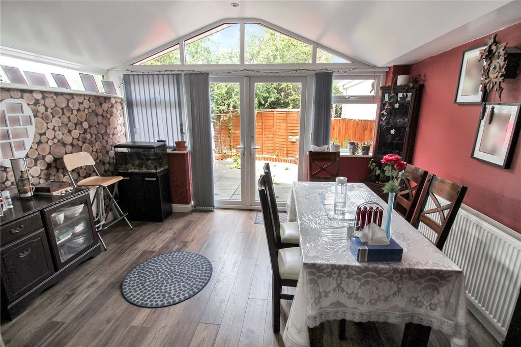 Property photo 2 of 21 Picture No. 04