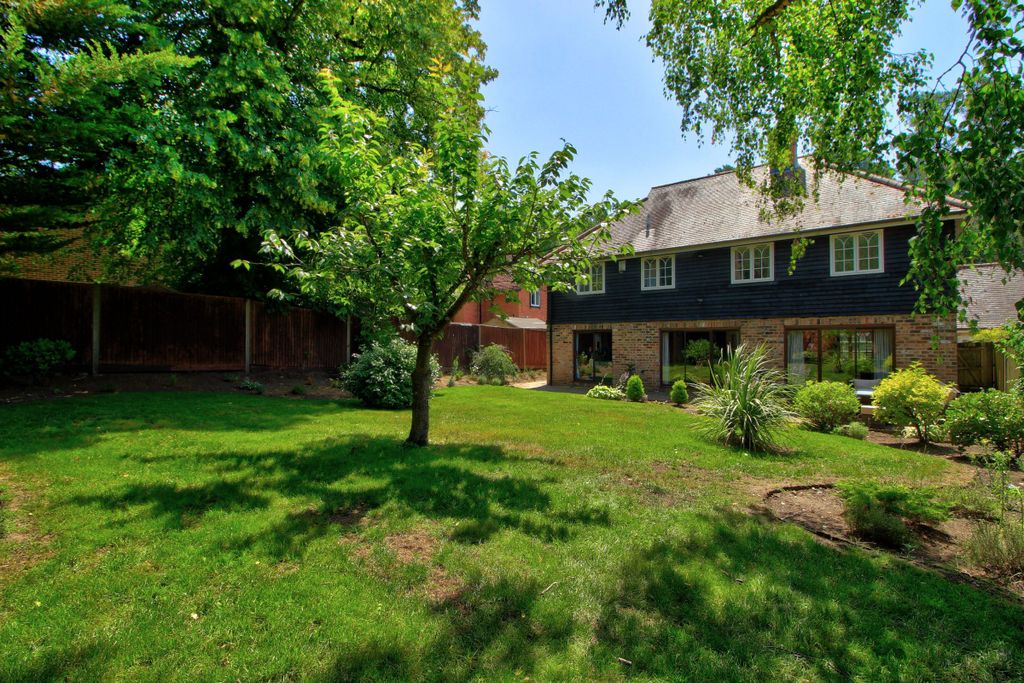 Property photo 3 of 23