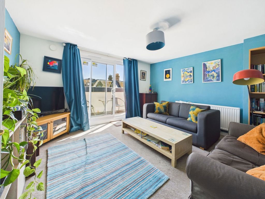 Property photo 3 of 11